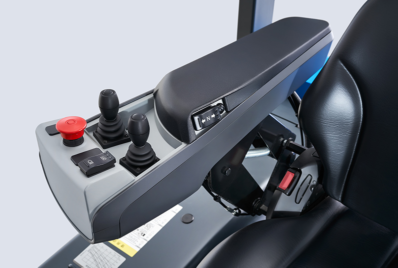 Empilhadeira elétrica de quatro rodas ECB35