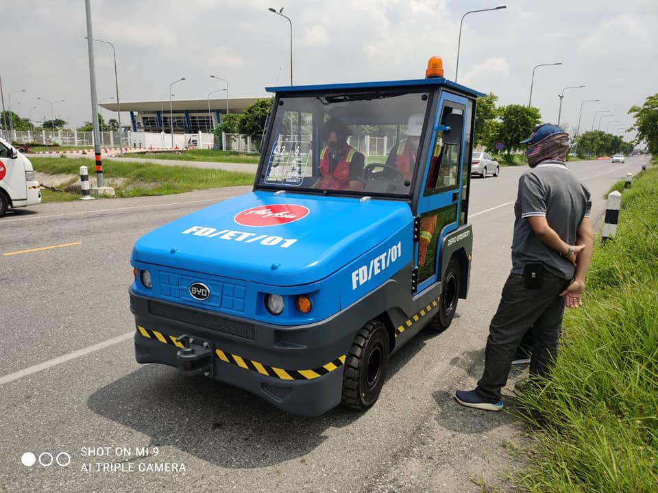 Tractor de remolque eléctrico de 4 ruedas 250LS