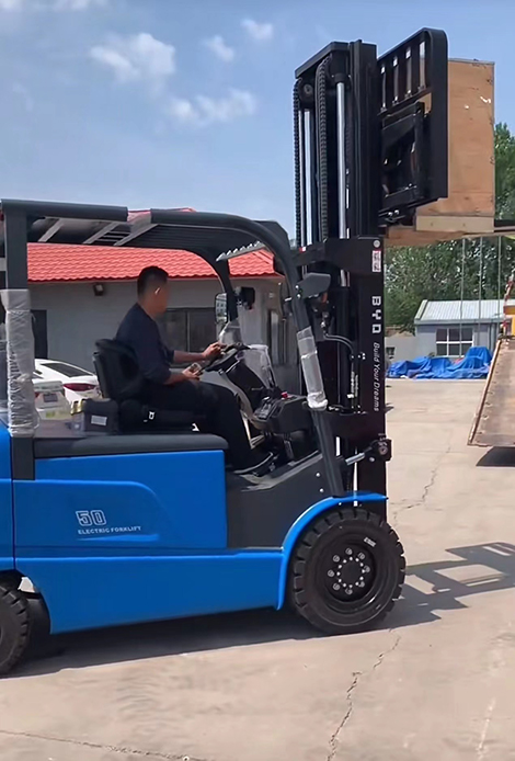 Caminhão elétrico de 3 rodas de 18 toneladas