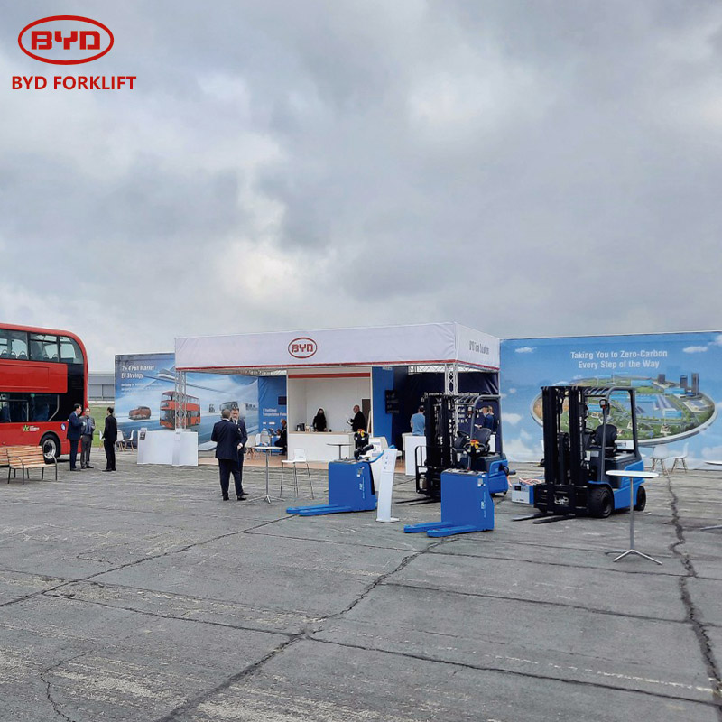 Reine Elektrofahrzeuge für Intralogistik und Transport