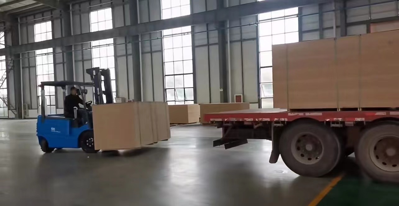 Empilhadeira elétrica de quatro rodas 5,0 toneladas