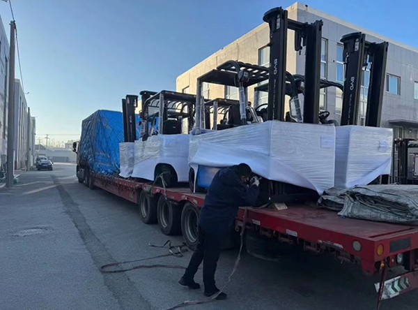 Empilhadeira elétrica de quatro rodas 1.6D Ton