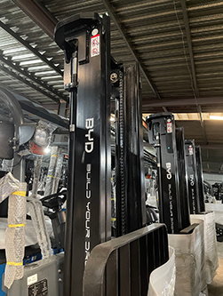 Empilhadeira Elétrica de Três Rodas 1,8 Ton