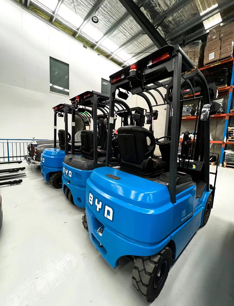 4륜 전동 지게차 ECB50