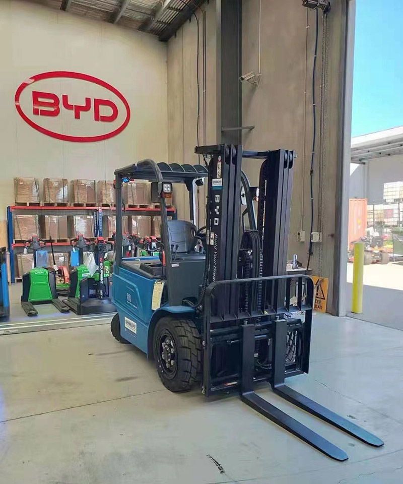 Vierrad-Elektrostapler ECB40