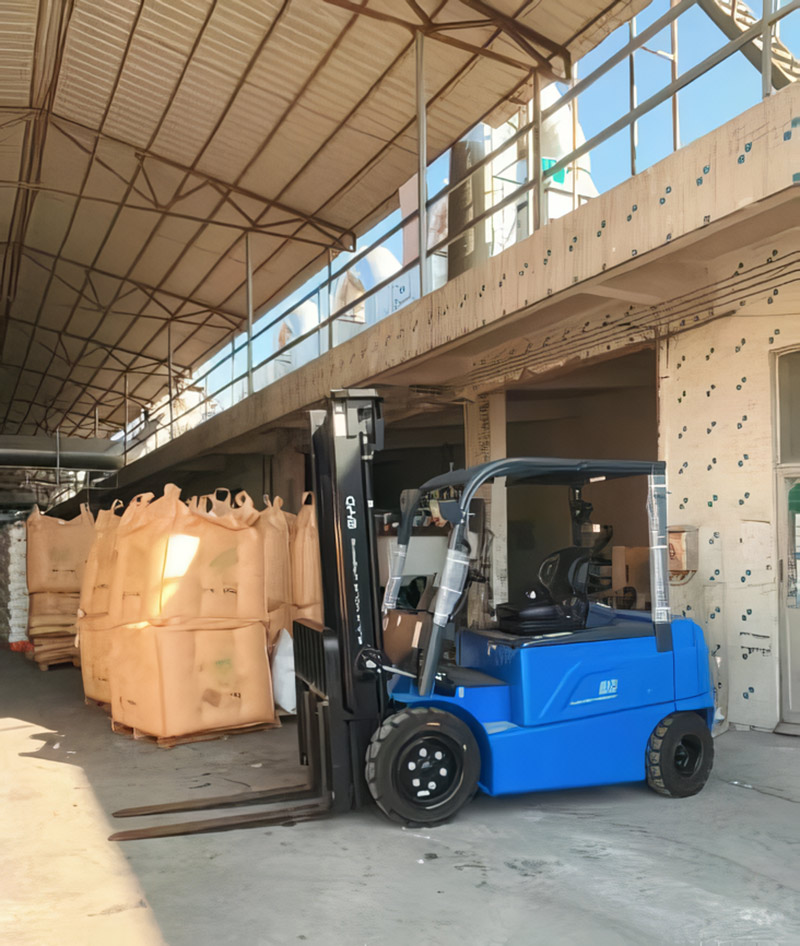 4륜 전동 지게차 ECB18D