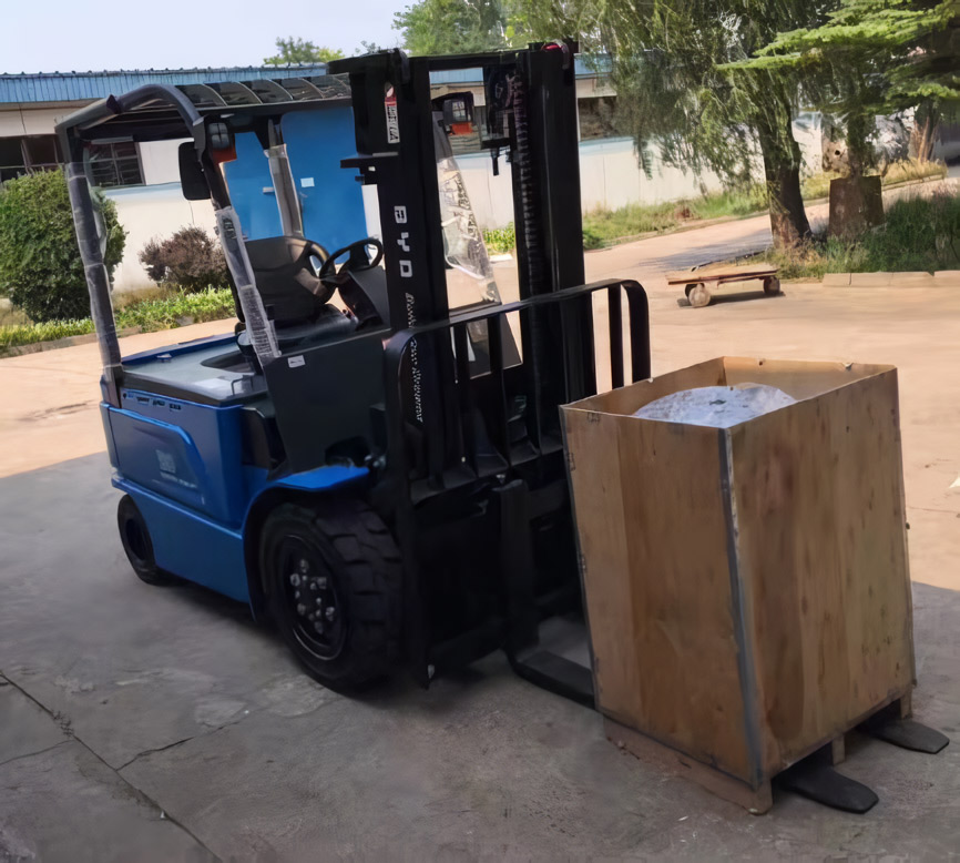 4륜 전동지게차 ECB20