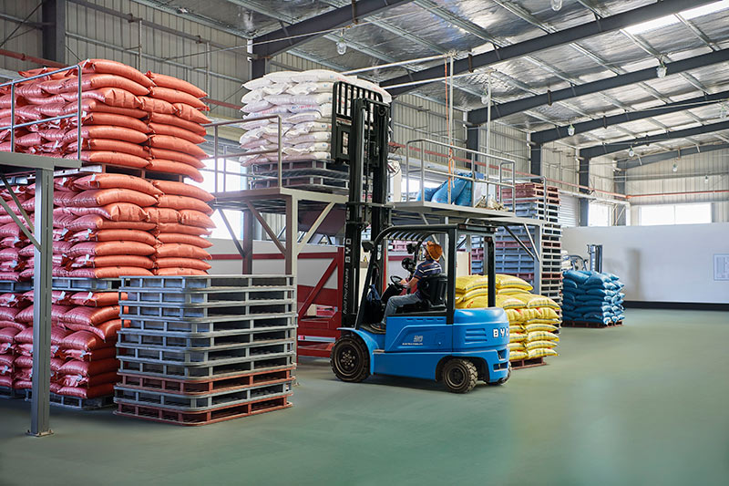 Empilhadeira elétrica de três rodas ECB1.8