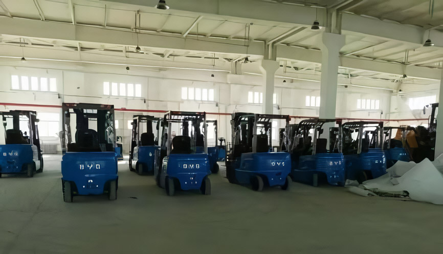 4륜 전동 지게차 ECB25