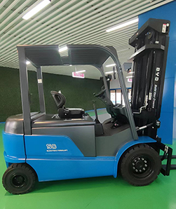 Empilhadeira elétrica de quatro rodas 2,5 toneladas