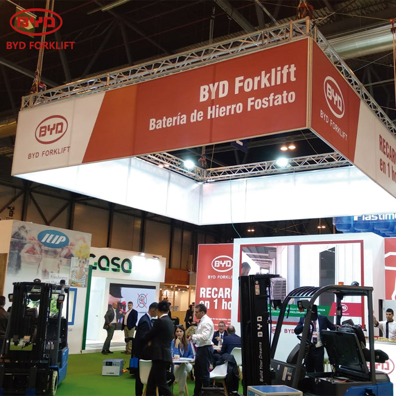 Reine Elektrofahrzeuge für Intralogistik und Transport