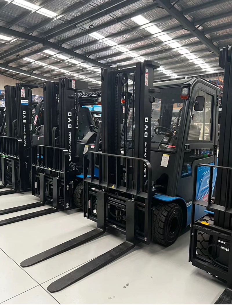 4륜 전동 지게차 ECB50