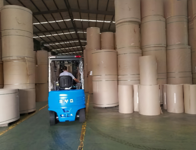 Vierrad-Elektrostapler ECB40