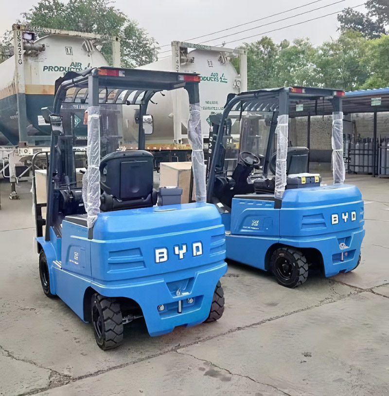 Vierrad-Elektrostapler ECB30