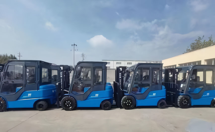 四轮电动叉车ECB16D