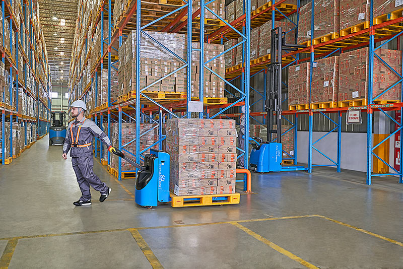 4륜 전동지게차 ECB20