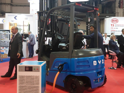 Veículos puramente elétricos para intralogística e transporte