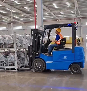 Empilhadeira Elétrica de 3 Rodas 1,6 Ton