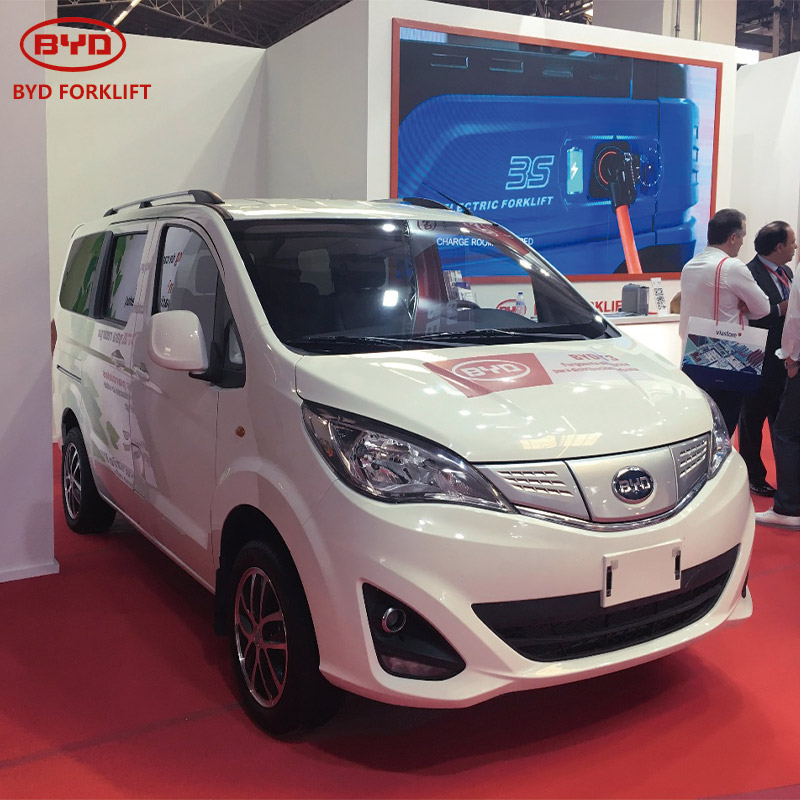 Reine Elektrofahrzeuge für Intralogistik und Transport