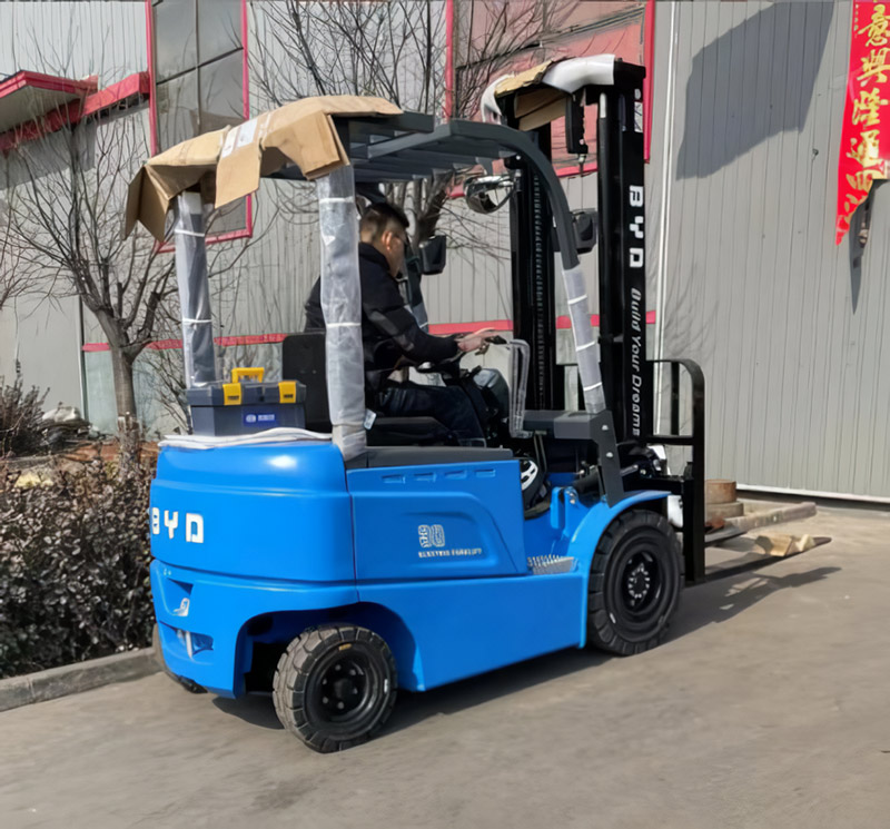 Vierrad-Elektrostapler ECB30