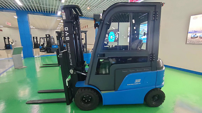 Caminhão de contrapeso elétrico ECB25