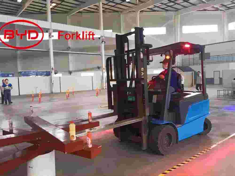 2/2,5-Tonnen-Gabelstapler-Elektro-LKW-Gegengewichts-LKW